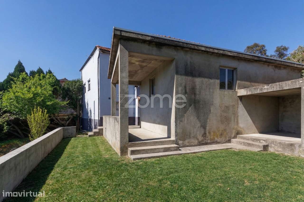 Moradia T3 de 4 frentes, com 984 m² de Terreno em Vila do Conde-20