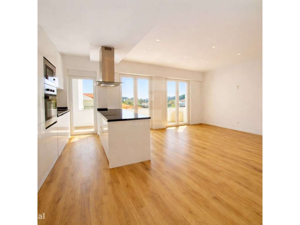 Apartamento T3 A Venda Na Avenida Do Uruguai Benfica
