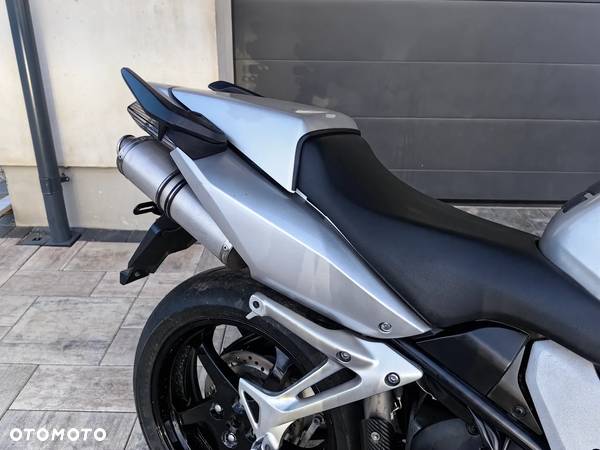 Honda VFR - 9