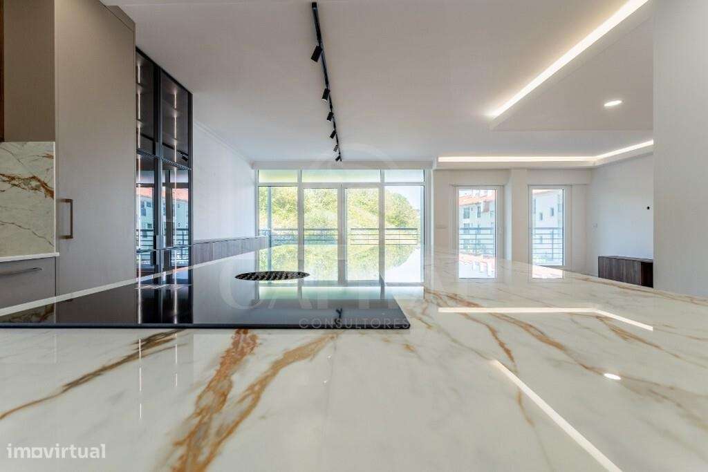 Apartamento T5 Duplex Exclusivo em Primeira Linha de Mar-11