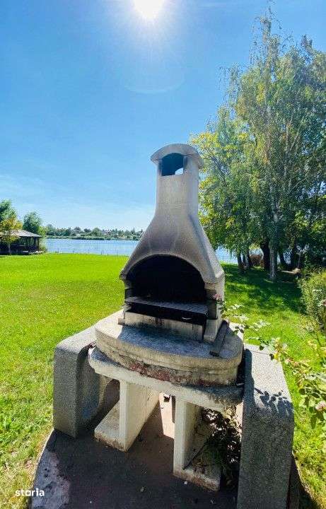 Vila de lux, 427 mp utili si 2313 mp teren, pe malul lacului (Cociova) - Imagine principală: 3/16