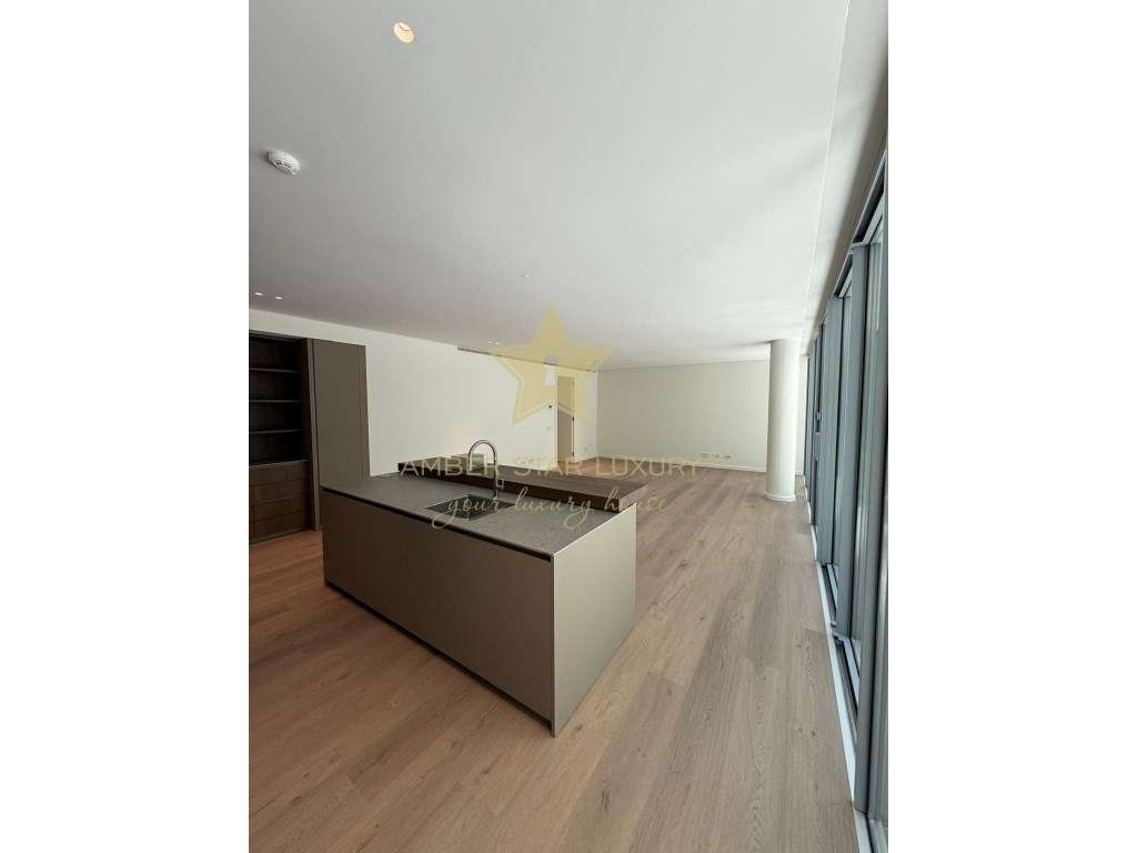 Espaçoso Apartamento de 3 Quartos com Amplo Terraço - Grande imagem: 2/20