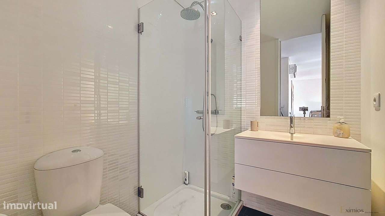 Apartamento T2 com garagem, em Árvore-17