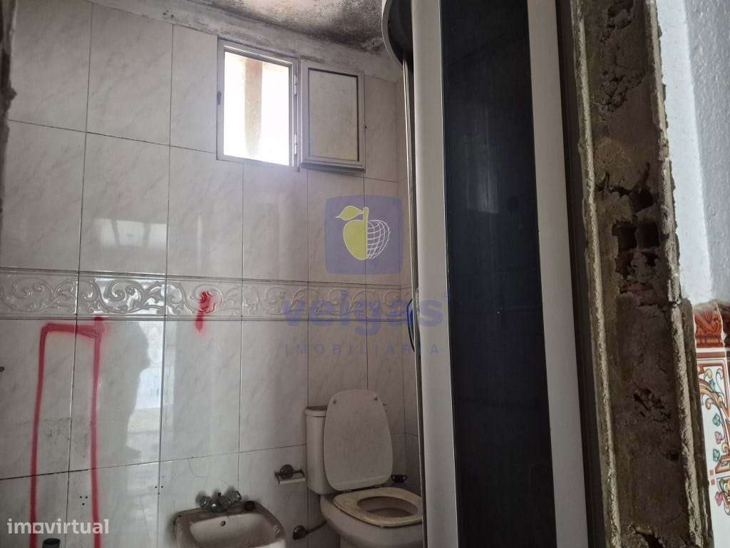 Moradia para Remodelação Total – Excelente Oportunidade de Investiment - Grande imagem: 3/12