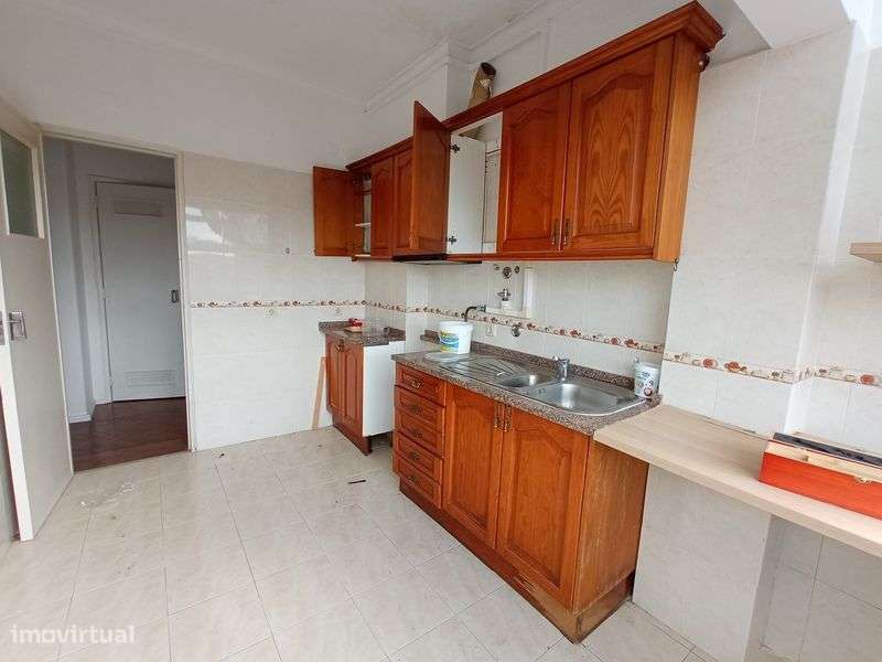 Apartamento T2 em Carnaxide em zona com excelentes acessos - Grande imagem: 5/13