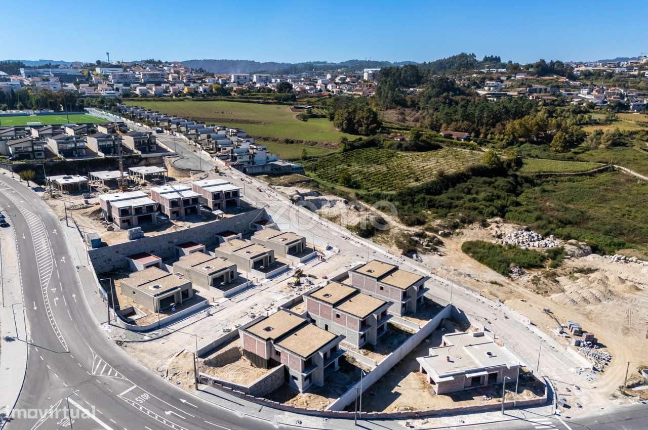 Moradia T3 no conceituado projeto Casas da Várzea - Lousada - Grande imagem: 1/18