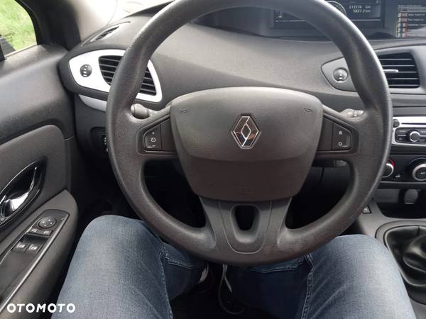 Renault Scenic - 11