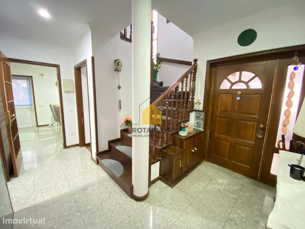 Moradia T4, Salão de Convívio e Excelente Localização - Grande imagem: 5/35