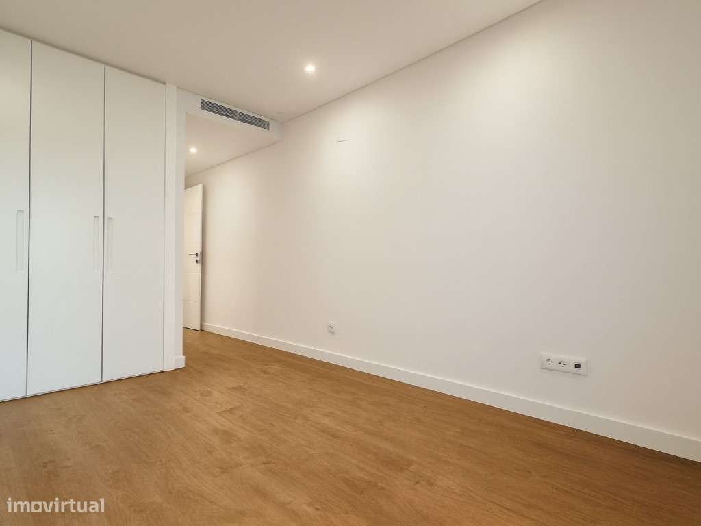 Apartamento T2 | 2 Suites |Lugar de garagem | Lavandaria | Arrecadação-16