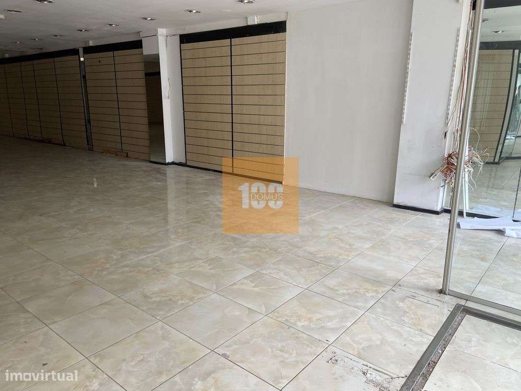 Loja na Rua Brito Capelo - Grande imagem: 5/17