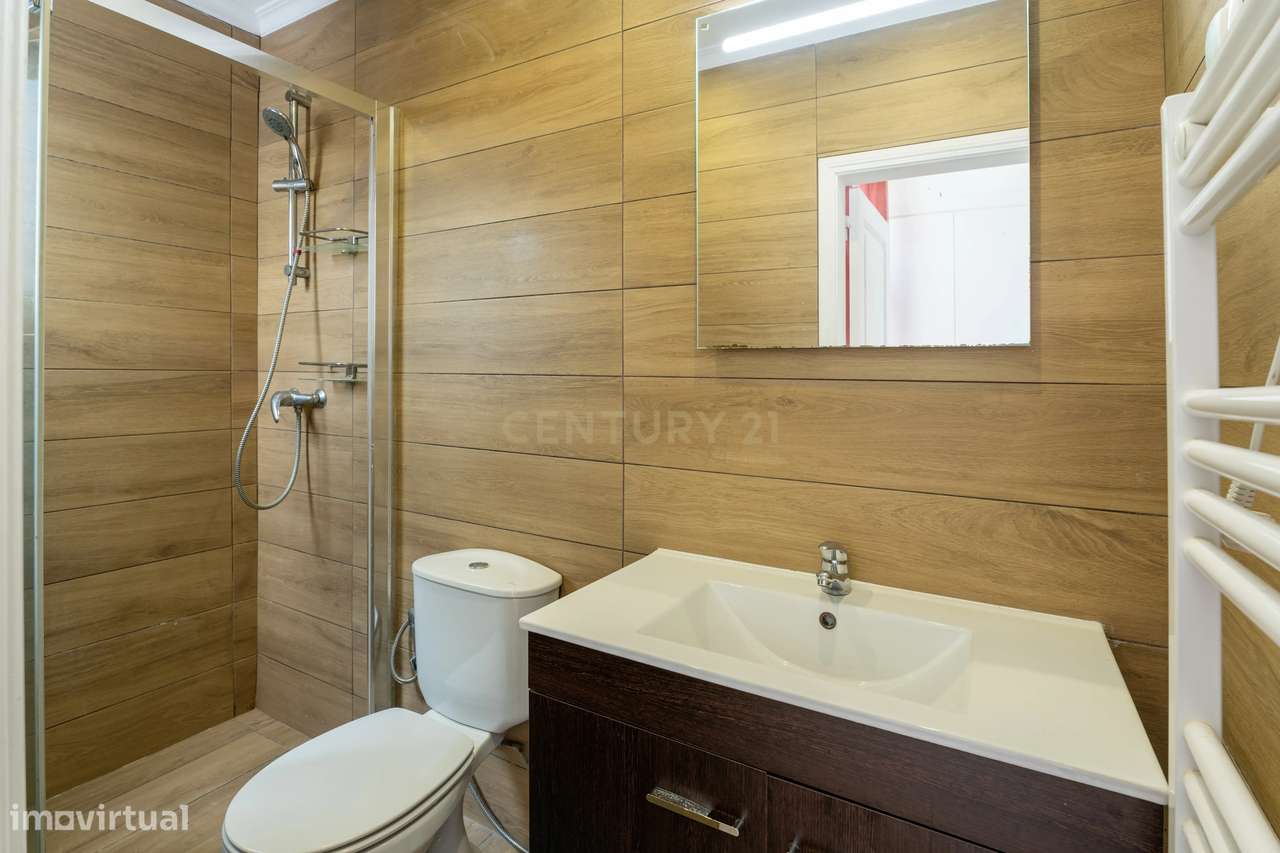 T2 em Campo de Ourique com Pátio de 23m²-14