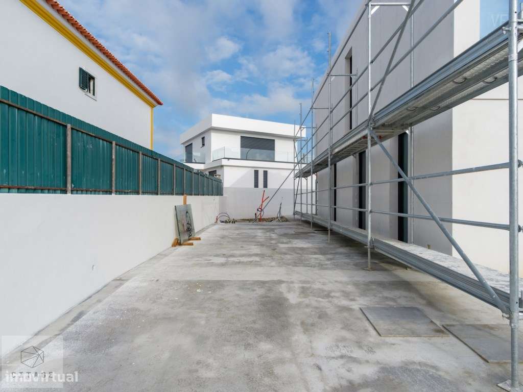 Moradia T4 com piscina no Magoito Sintra-25