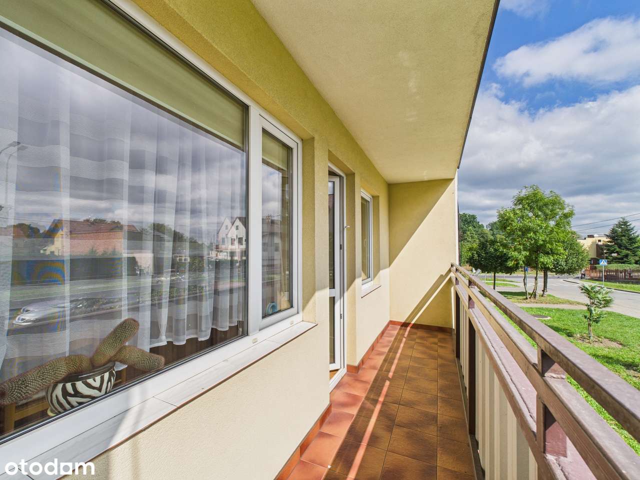 2 pokoje, parter, balkon, niski czynsz.-2