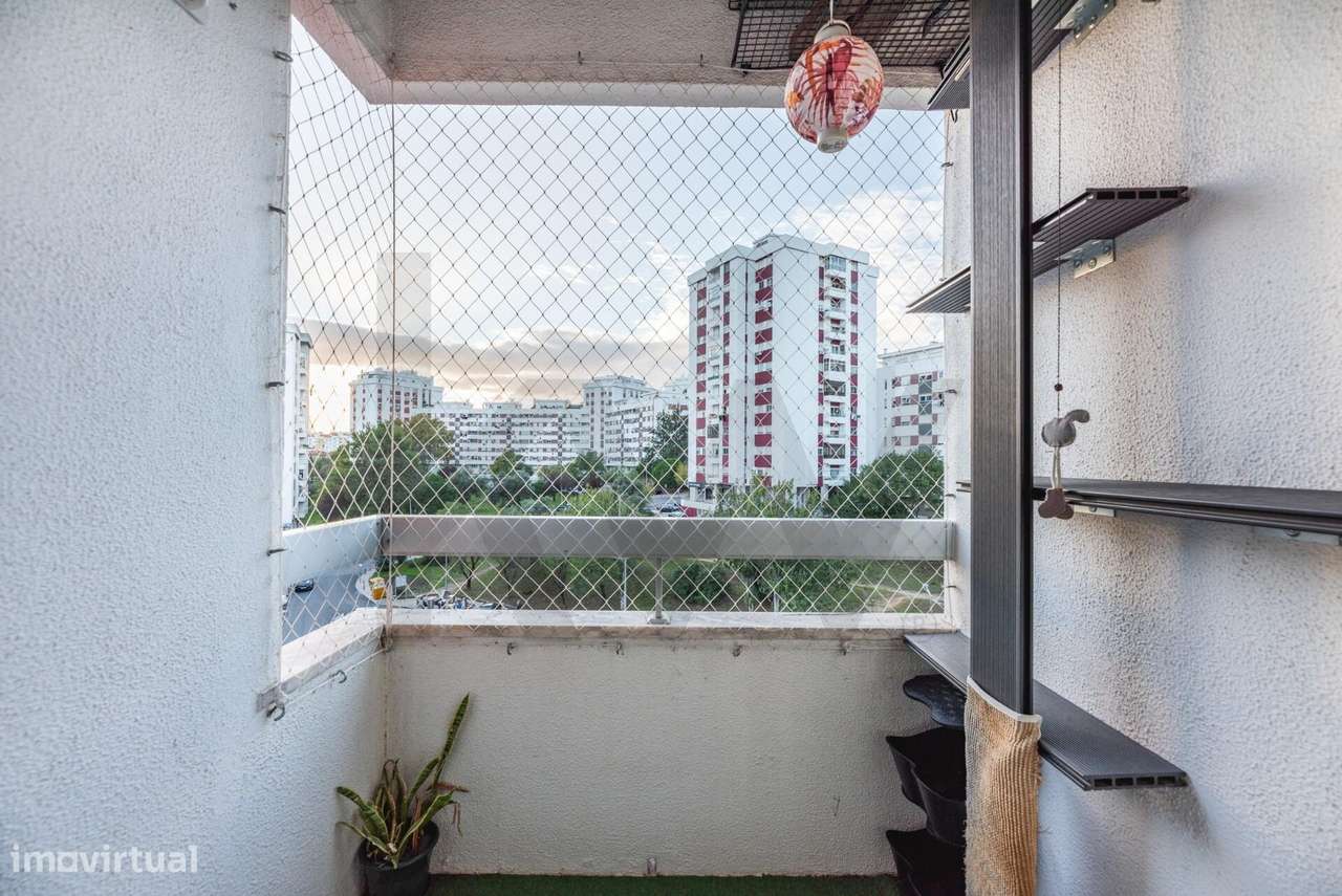 Apartamento T2 totalmente renovado com Suite, Varanda e Arrecadação na-20