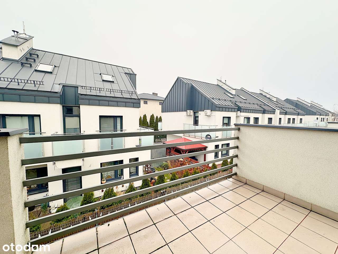 Dwupoziomowe mieszkanie z kominkiem - Pełny obrazek: 5/17