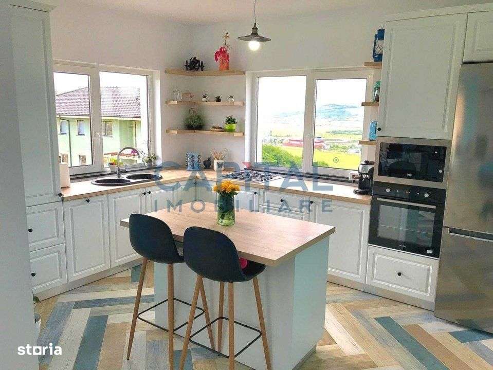 Casa superba cu panorama, cartierul nou, Dezmir - Imagine principală: 2/9