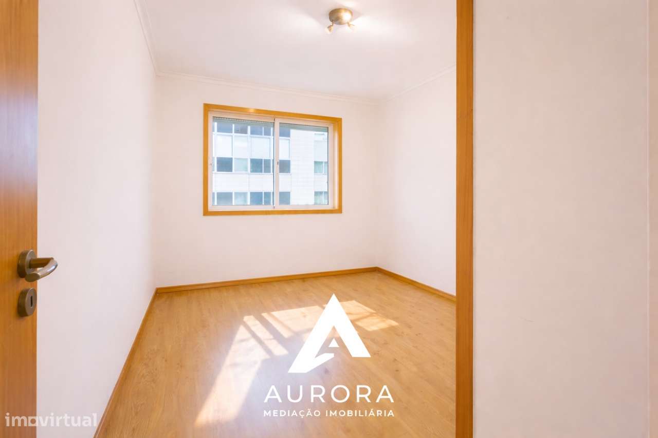 Apartamento T3 Venda em Oliveira de Azeméis, Santiago de Riba-Ul, Ul,-22