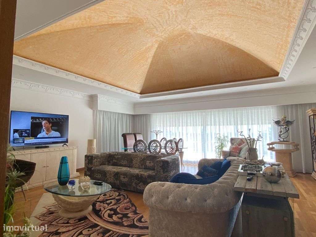 Magnífica Quinta V8 com piscina e deslumbrante vista mar. Localizada-11