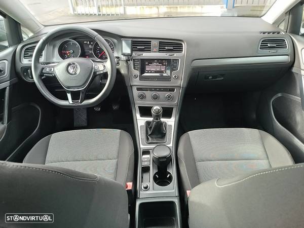 VW Golf 1.6 TDi Confortline - 13