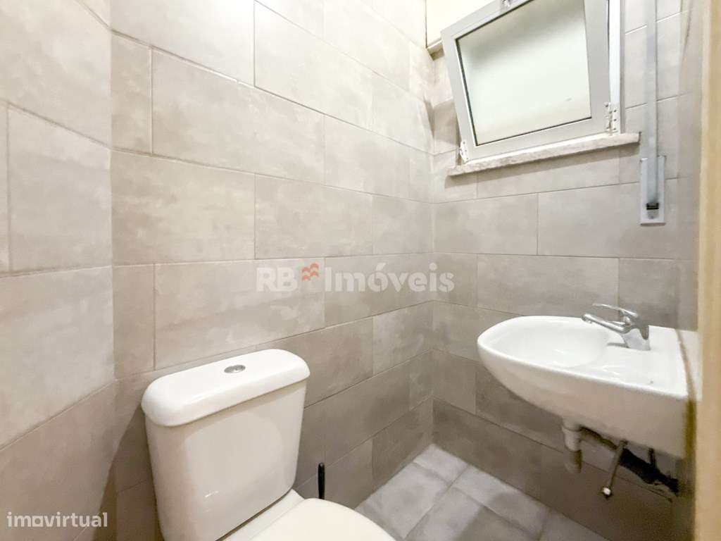 Apartamento T3 remodelado no centro de Abrantes-11