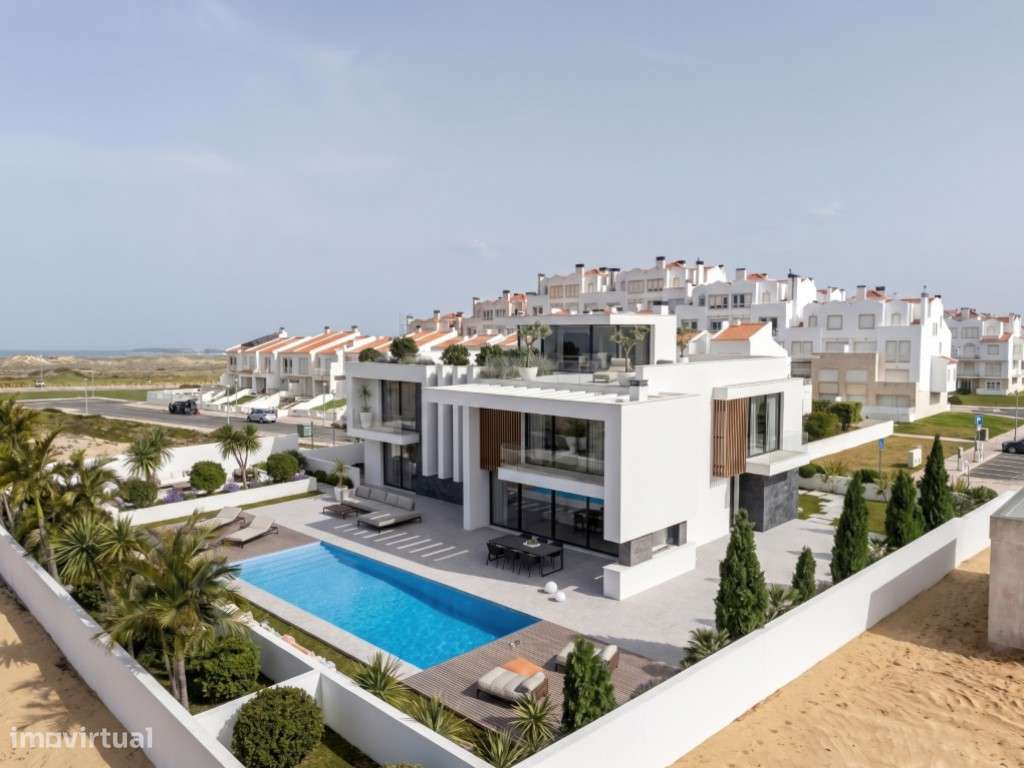 Moradia isolada com piscina apenas a 400 m da praia-14
