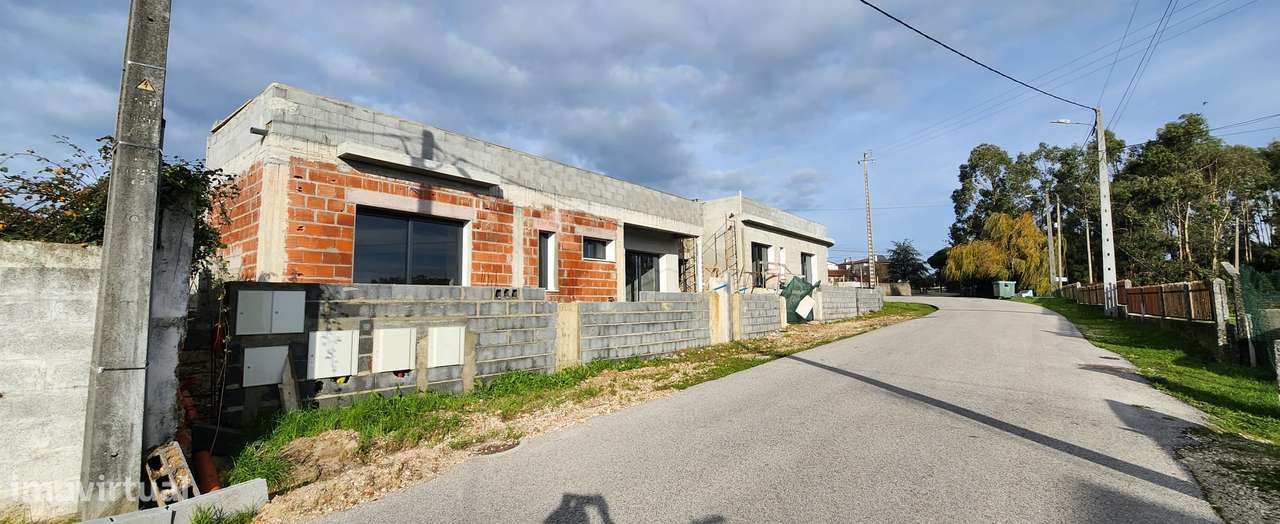 Moradia T3, térrea, geminada com garagem e jardim. Fração "B" - Grande imagem: 4/11