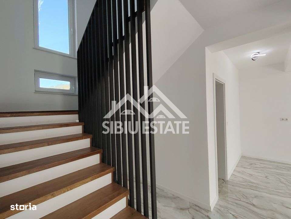 Casa moderna 4 camere, garaj, pivnita  Sibiu, Sura Mare - Imagine principală: 5/20