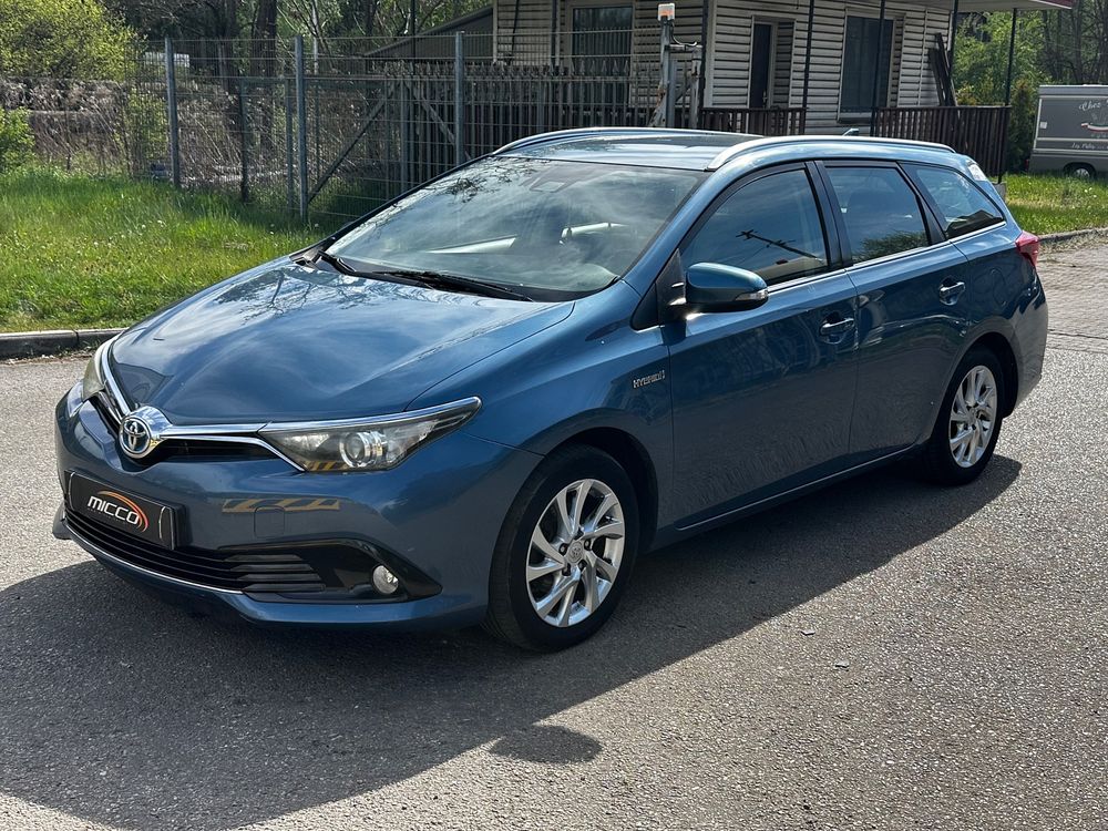 Toyota Auris II 2016