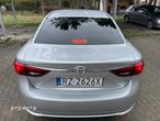 Toyota Avensis 1.8 Premium - 8