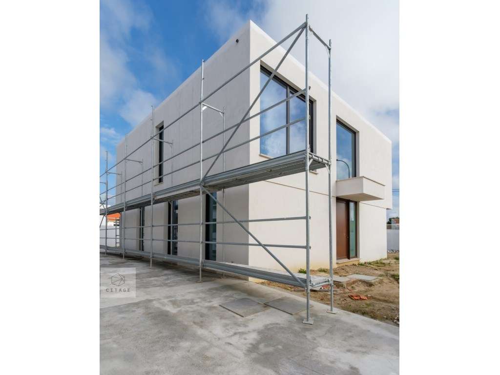 Moradia T4 com piscina no Magoito Sintra-24