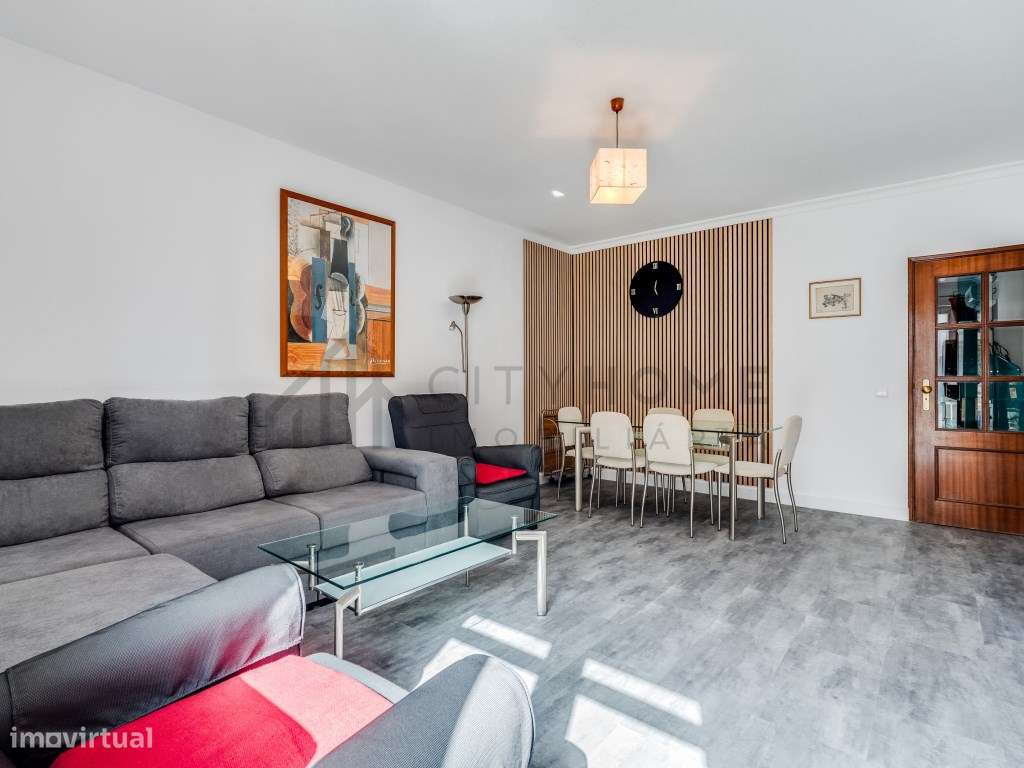 Apartamento T3 Duplex Renovado com Vista Mar-6