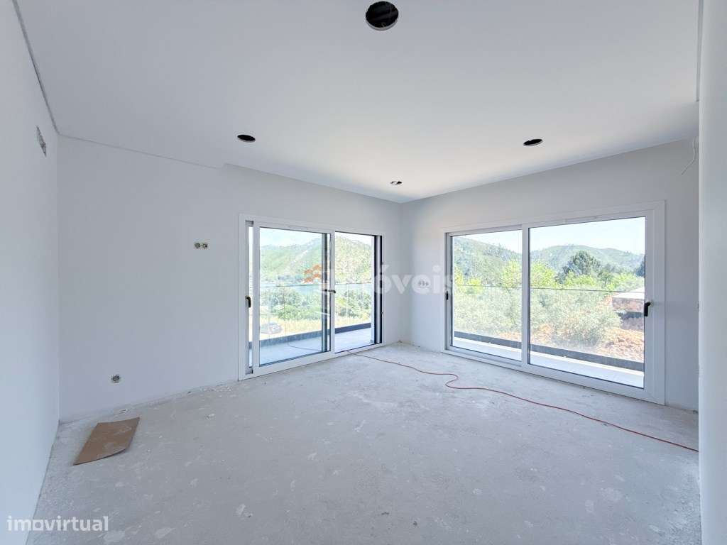 Moradia Nova T3, Vista Rio - Urbanização Martinela, Ferreira do Zêzere-35