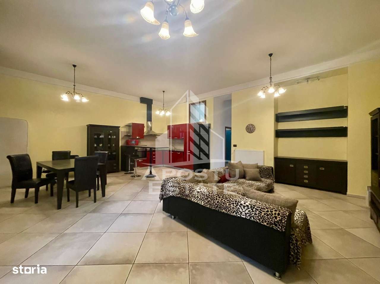 Apartament 3 camere, curte cu acces auto, ULTRACENTRAL - Imagine principală: 3/16