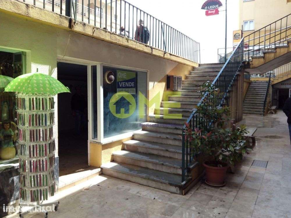 Loja perto do Santuário de Fátima - Grande imagem: 3/6