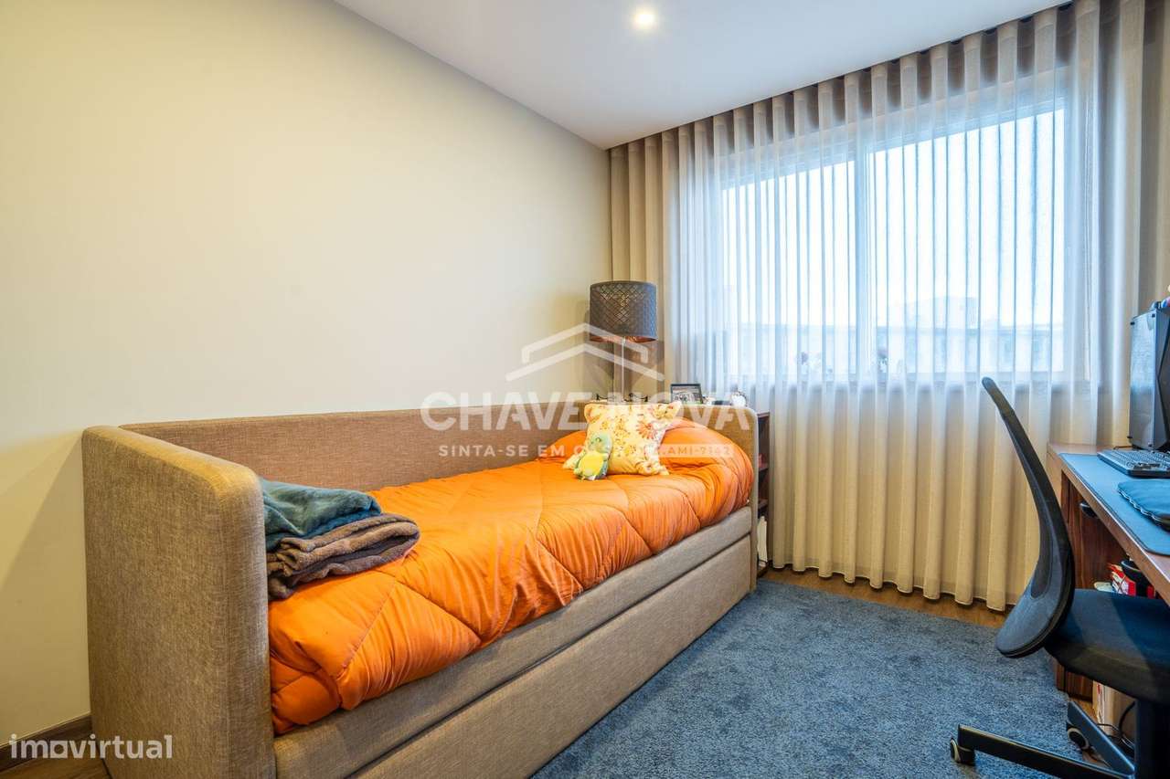 Apartamento T3 Renovado para venda em Lordelo do Ouro, Porto  Zona ...-16