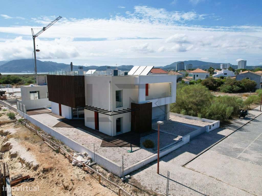 Moradia T4 com Piscina para Venda em Troia, Carvalhal-8