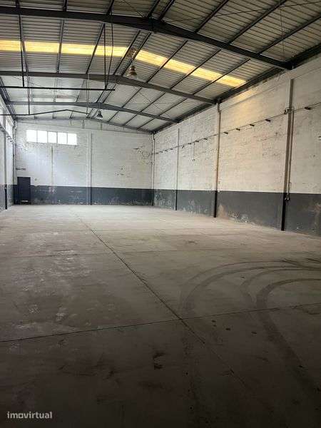 Armazem alugo entre pombal e leiria com condicoes - Grande imagem: 5/8