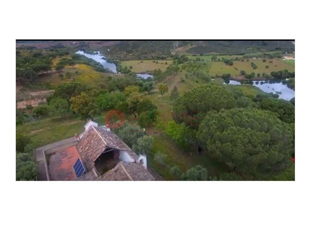 Terreno de 80ha com potencial construtivo - São Bartolomeu de Messines - Grande imagem: 2/5