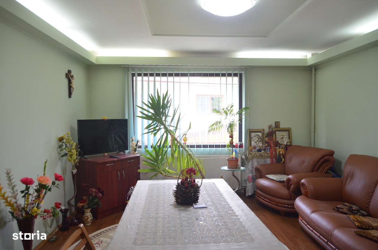 Casa de vacanta cu  7 camere-Busteni-4