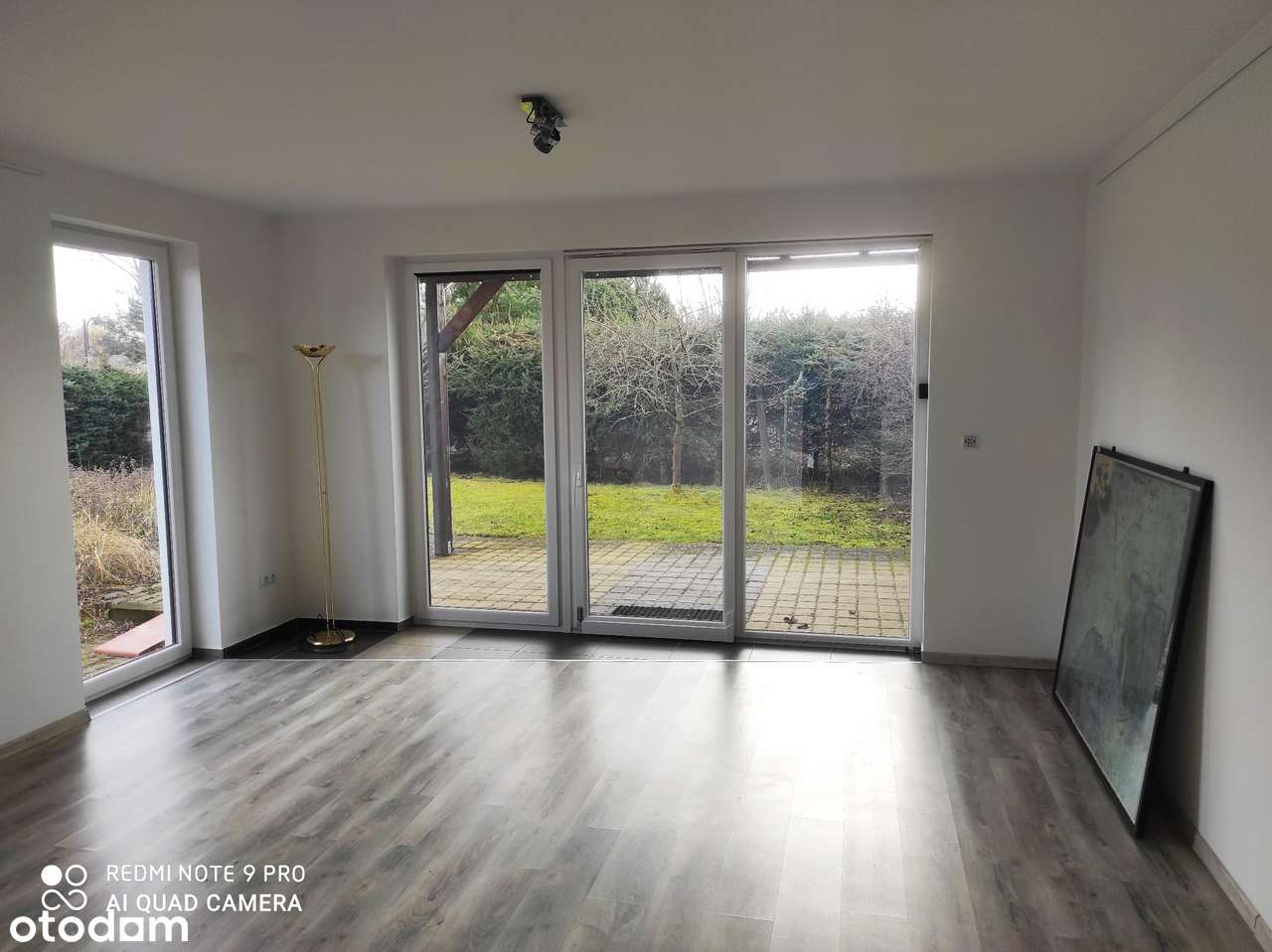 DOM z duszą +duży ogród+niezależne mieszkanie (lokal)+basen+2 wjazdy-10