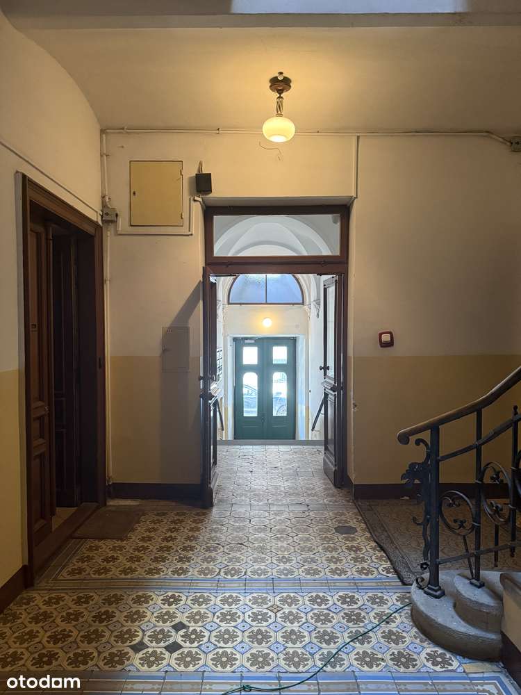 Pusta kamienica bez lokatorów w ścisłym centrum Krakowa - Pełny obrazek: 4/11