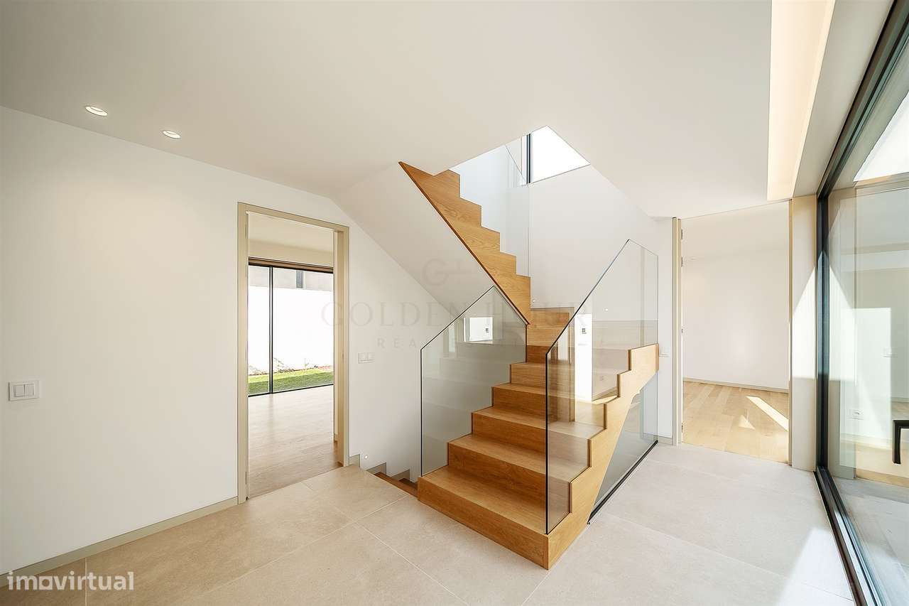 Moradia T4 de Luxo em Canidelo com Vista Mar | Golden Hour Real Estate-51