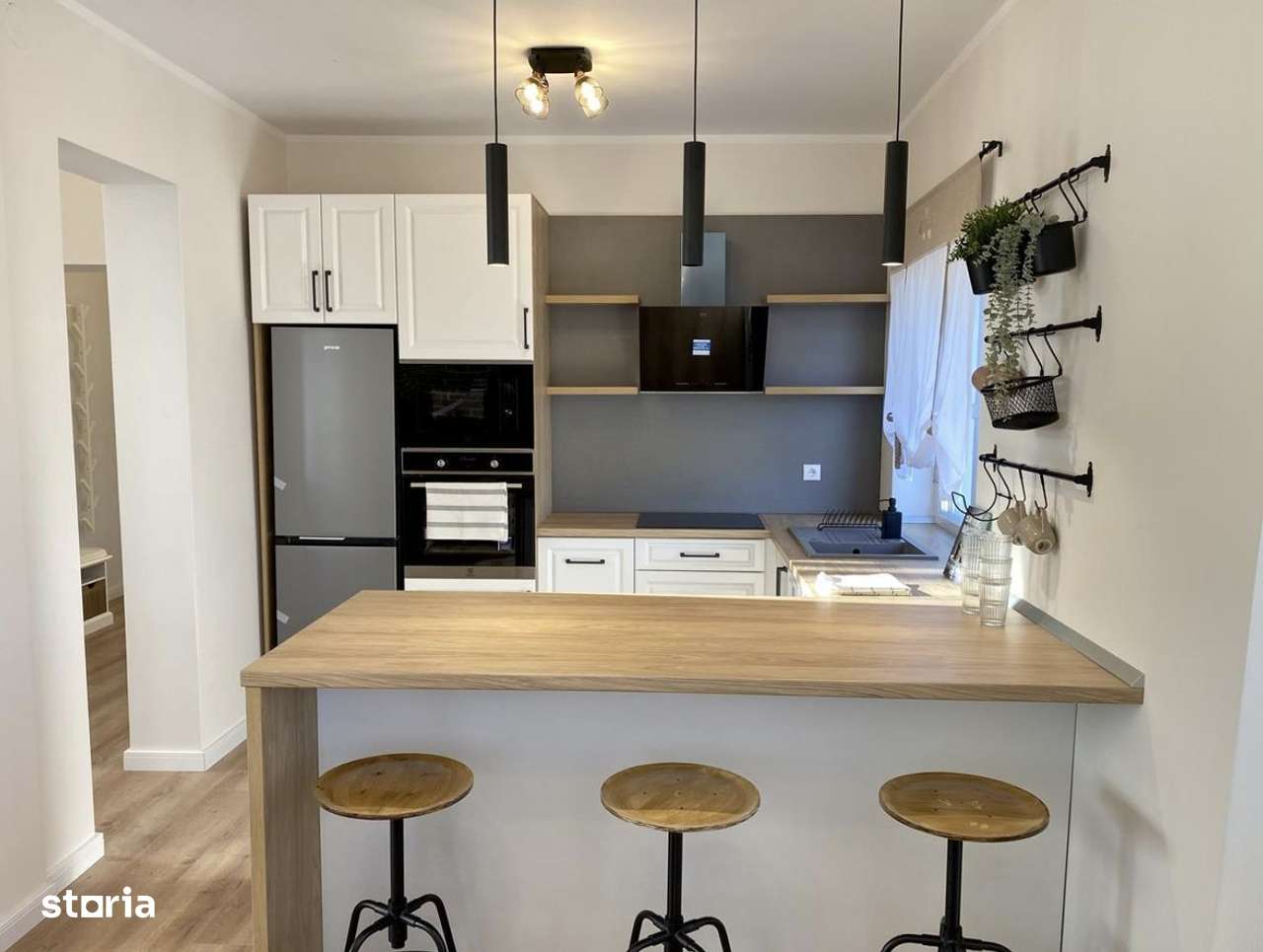 Casa de vanzare - moderna, finisaje de calitate, la cheie, zona buna - Imagine principală: 3/11