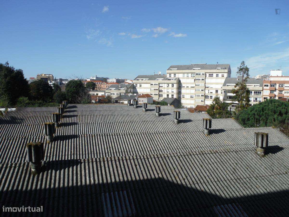 Quarto - localizado em Massarelos Porto - Grande imagem: 3/7