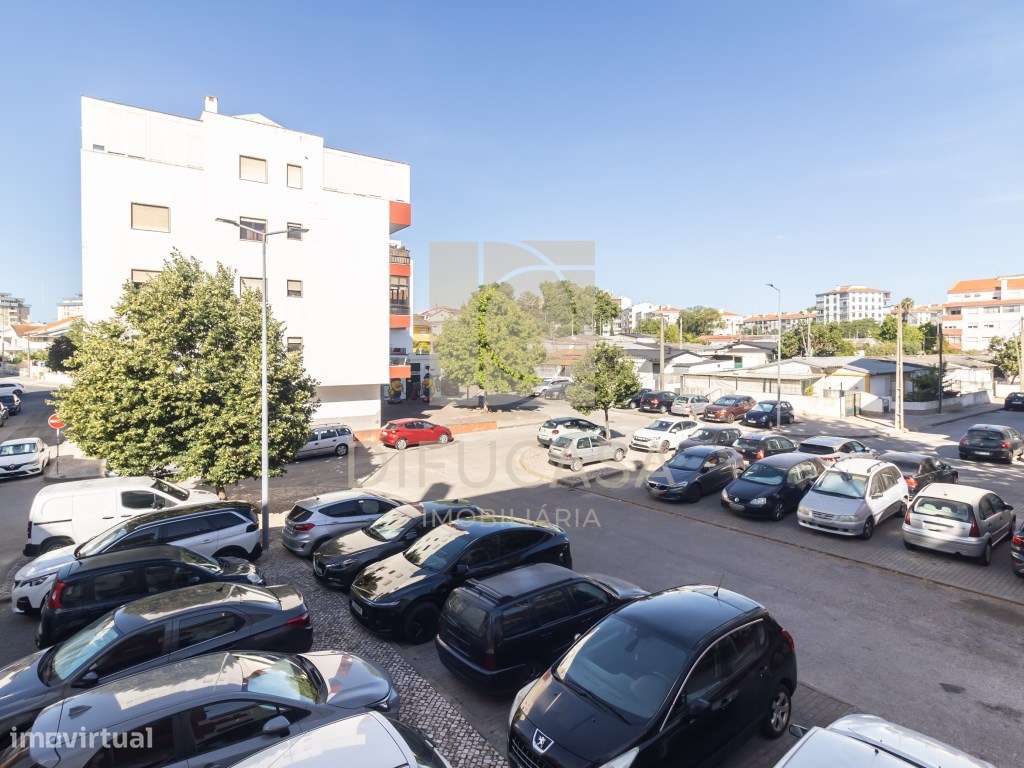 R363 APARTAMENTO T3 muito bem localizado-31
