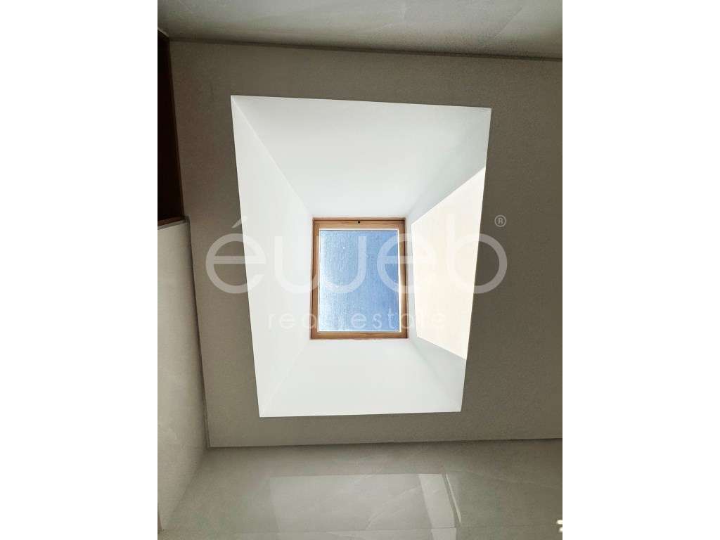 Penthouse T2 em plena Baixa de Setúbal-22