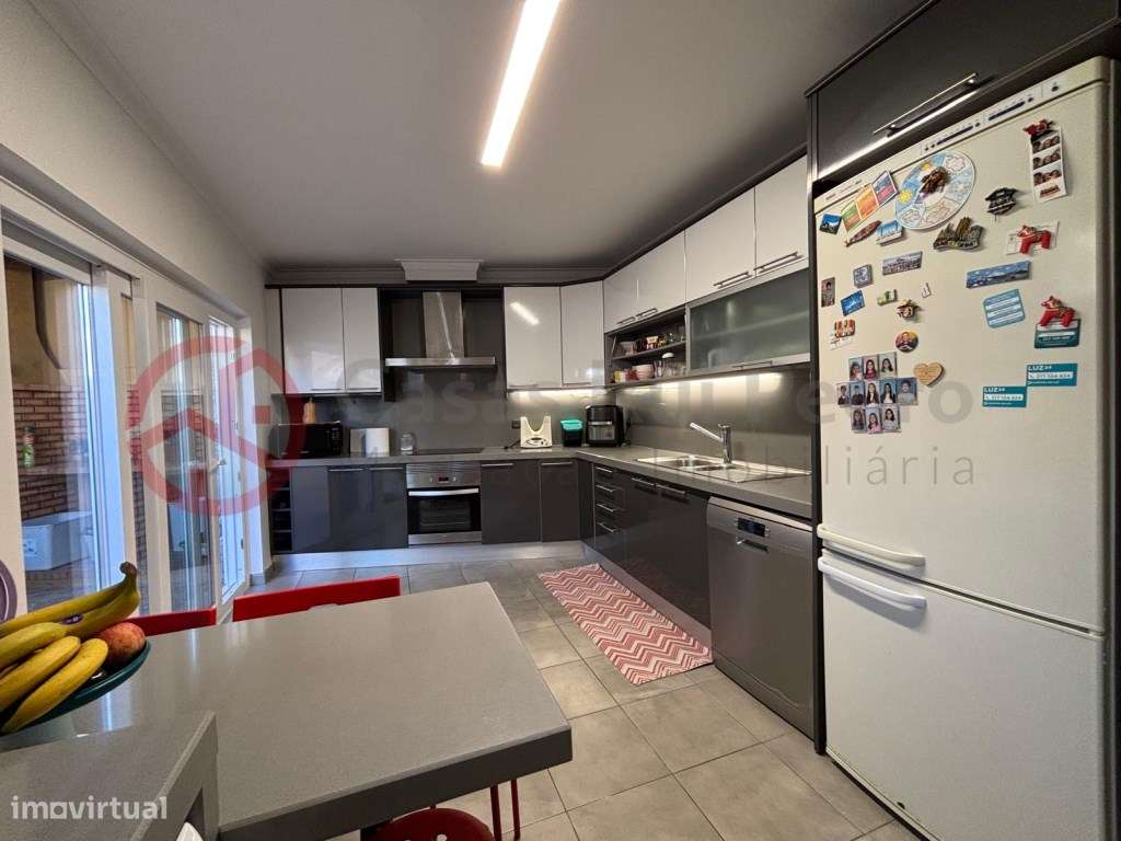 Moradia T4 em Banda, com Sótão Aproveitado e Garagem, Vale de Milha... - Grande imagem: 5/31