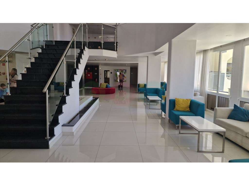 Apartamento T1 em Empreendimento Turístico de 4 Estrelas | Albufeira-4
