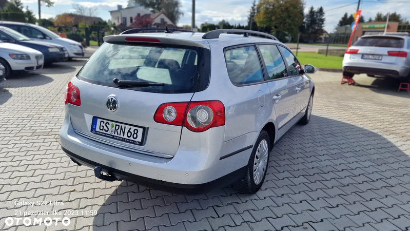 Volkswagen Passat 2.0 TDI Trendline DSG - 5