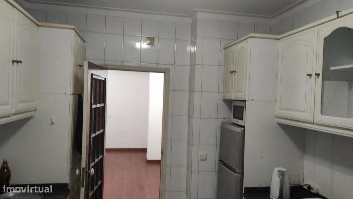 Quarto - localizado em Sé de Braga e São Lázaro Braga - Grande imagem: 2/5